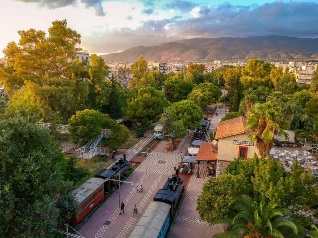 Jason City Escape - Cozy Urban Gem Kalamata Exterior photo
